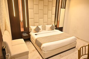 Standard Double Room, Balcony | Desk, laptop workspace, free WiFi - Picasso (Prayagraj)