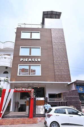 Façade de l’hébergement - soirée/nuit