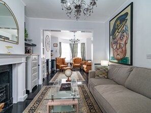 TV, fireplace, offices, computer monitors - 6 Bedroom Refurbished Georgian House Close To Sea & Garden Ramsgate (Ramsgate)