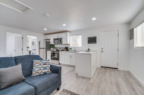 Pet-Friendly Home < 1 Mi to Downtown Moses Lake!