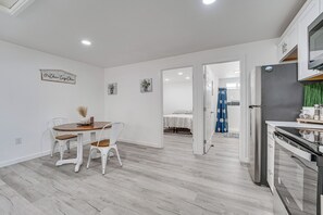 Fridge, microwave, stovetop, coffee/tea maker - Pet-Friendly Home < 1 Mi to Downtown Moses Lake! (Moses Lake)