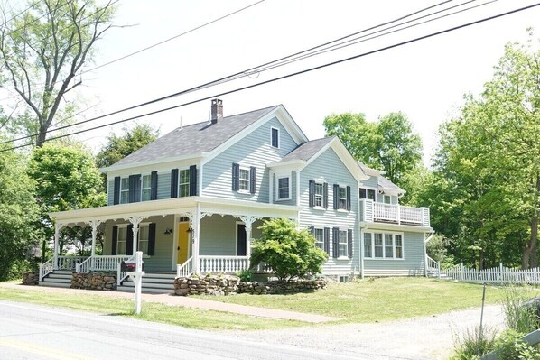 Exterior - Harrison Suite (New Hampton)