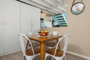 Dining - Spacious Loft Apartment in De Waterkant (Cape Town)