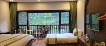 Phoenix Shaxi Courtyard Homestay