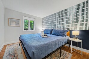 6 bedrooms, WiFi, bed sheets