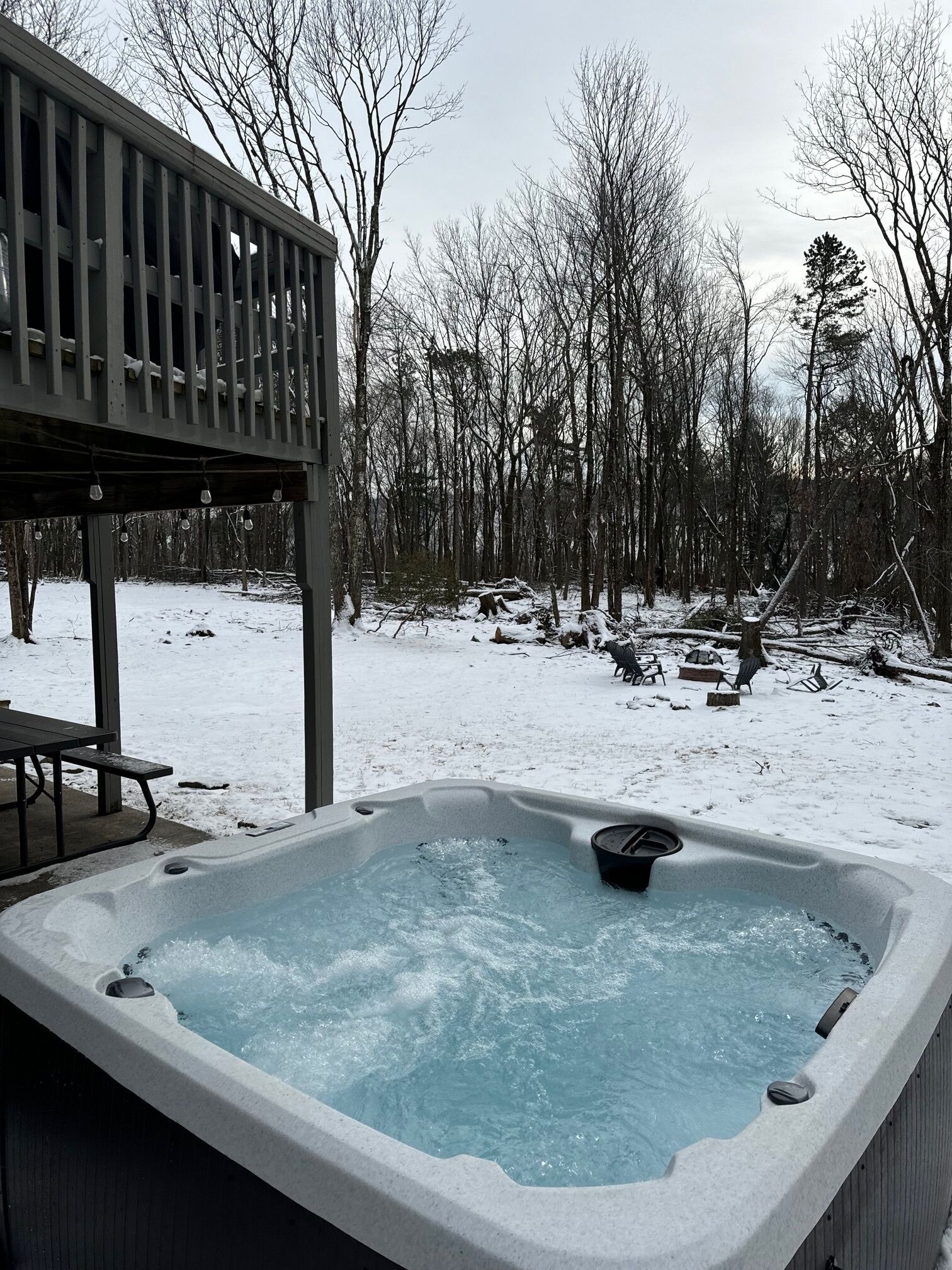 Outdoor spa tub