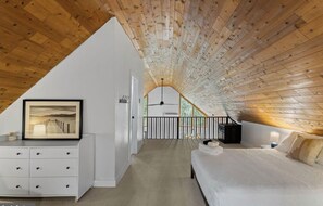 6 bedrooms, WiFi, bed sheets