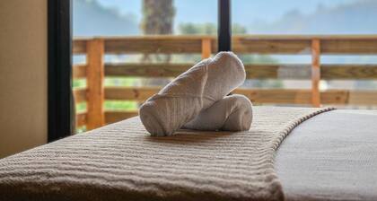 Estudios no Capivari by The Lodges