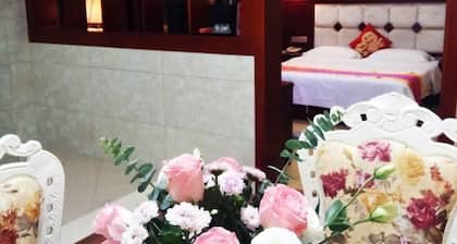 Guilin Liyin Holiday Hotel (North Railway Station Branch)