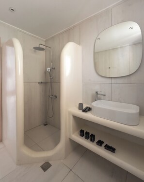 Comfort Apartment with kitchenette 3 | Bathroom | Shower, hair dryer, slippers, towels - Alonia Suites (Paros)