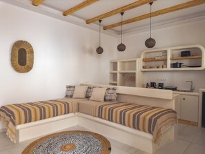 Comfort Apartment with kitchenette 4 | Coin séjour | Télévision