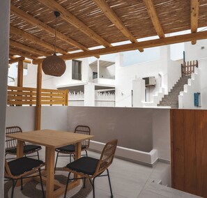 Comfort Apartment with kitchenette 4 | Terrace/patio - Alonia Suites (Paros)