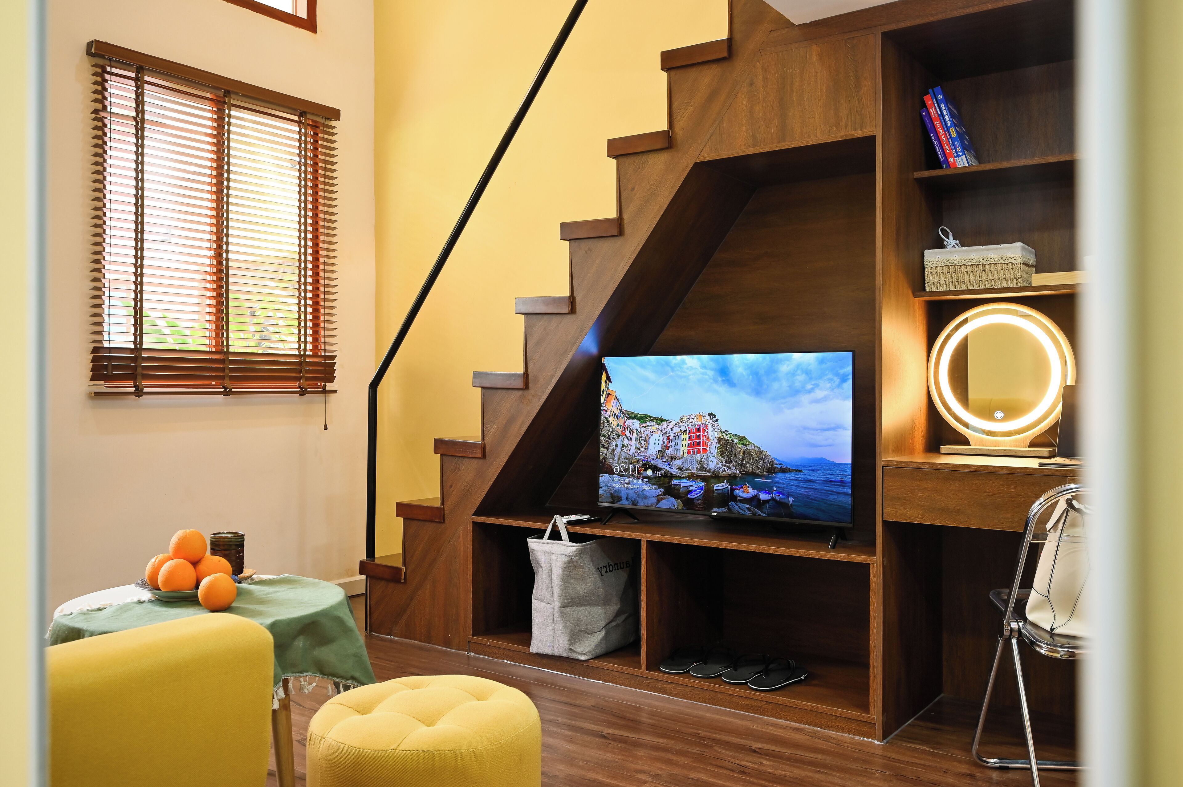 Junior Suite, 1 Bedroom, Kitchenette, Garden View | Televisyen