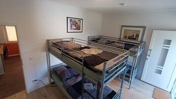 LÀgenhet Basic - flera sÀngar | Gratis wi-fi och sÀngklÀder