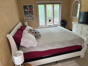4 bedrooms, iron/ironing board, WiFi, bed sheets - Cozy mountain retreat for rent (Blakeslee)