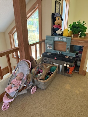 Children's area - Cozy mountain retreat for rent (Blakeslee)