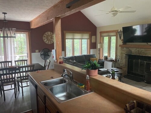 Cozy mountain retreat for rent