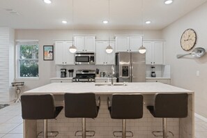 Fridge, microwave, oven, stovetop - 5 Bedrooms / 5.5 Bathrooms / Solterra (4766 TD) (Davenport)