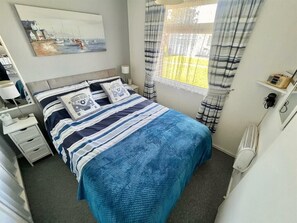 2 slaapkamers, een strijkplank/strijkijzer, wifi, beddengoed