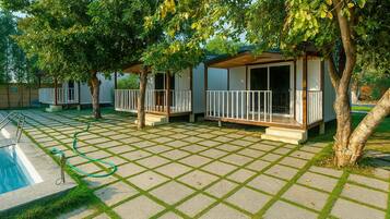 Luxury Room | Egyptian cotton sheets, premium bedding, desk, laptop workspace