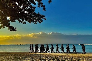 Beach - Blue Sky International Youth Hostel (Sanya Dadonghai) (Sanya)