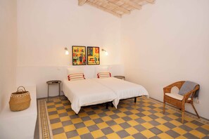 1 habitación, escritorio, cuna de viaje y wifi