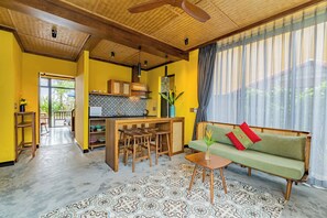 Flat-screen TV - May Villa 6BR Oceanview An Bang Beach (Da Nang)