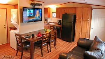 Comfort Studio Suite | Shared kitchen facilities | Full-size fridge, microwave, oven, stovetop