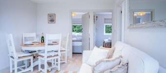 Bayview 3 - 2 Bedroom Chalet - Bayview Oxwich