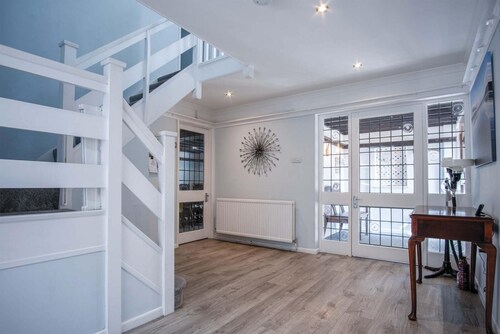 Bryn View – 5 Bedroom Holiday Home – Oxwich