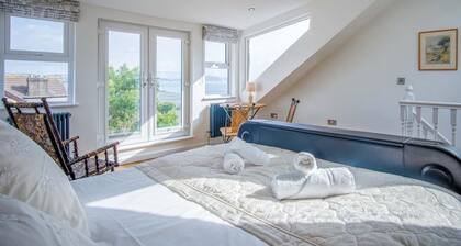 Overland Road – 4 Bedroom House – Mumbles