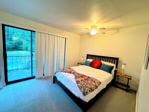2 bedrooms, iron/ironing board, travel crib, free WiFi - Cedar Heights w sauna/bonfire (Lynnwood)