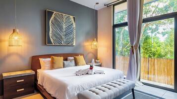 6 bedrooms, in-room safe, iron/ironing board, free WiFi