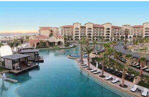 حمام سباحة