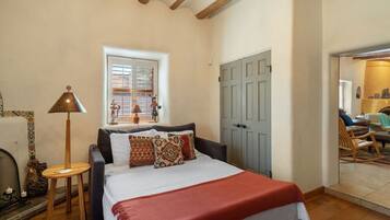 3 bedrooms, desk, iron/ironing board, WiFi