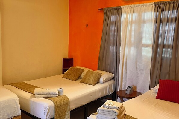 1 chambre, Wi-Fi gratuit, draps fournis