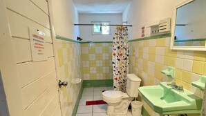 Hårføner og håndklær
