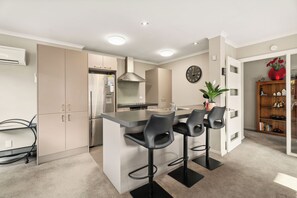 Kühlschrank, Mikrowelle, Geschirrspüler