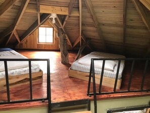 1 slaapkamer, een strijkplank/strijkijzer, wifi, beddengoed