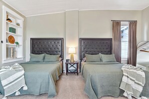 2 bedrooms, desk, iron/ironing board, travel cot