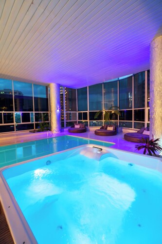 Stunning 7-BR PH with Spa, Concierge, Breakfast & WiFi in Medellín