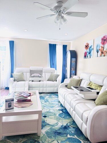 Charming 1-bedroom apartment with AC, WiFi in pleasant Webster