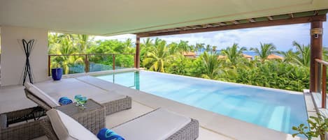 Piscine extérieure, piscine chauffée