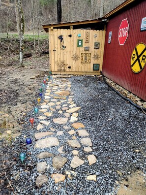 Property grounds - Witt's End...Cozy RV with AC and WiFi in Charming Del Rio in the Smoky Mountains (Del Rio)