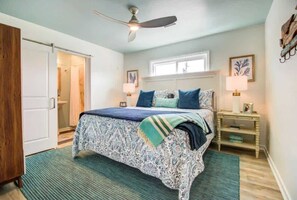 4 bedrooms, iron/ironing board, free WiFi, bed sheets