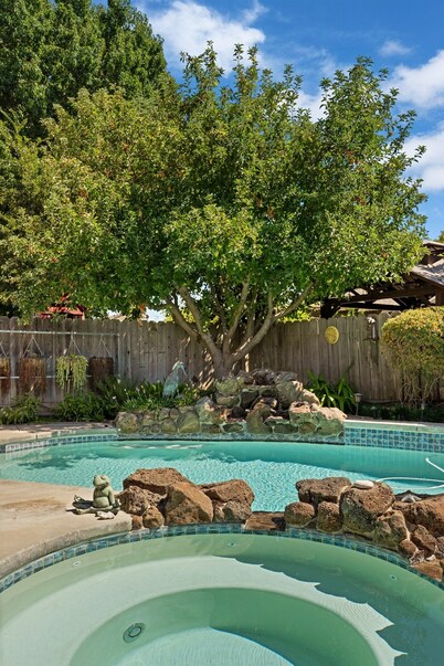 Port Place | Pool, Hot Tub, Fantastic Location!