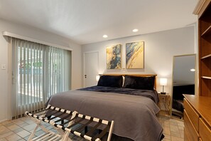 3 habitaciones, escritorio, tabla de planchar con plancha y wifi gratis