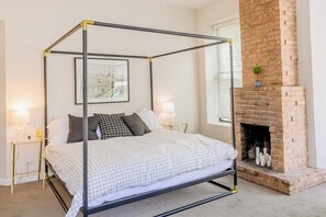 2 chambres, fer et planche à repasser, Wi-Fi, draps fournis