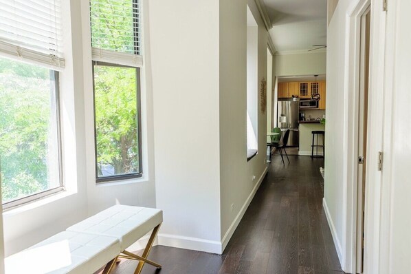 Interior - Large Modern 2BD/2BA Condo in River North- Free Parking! (Chicago)