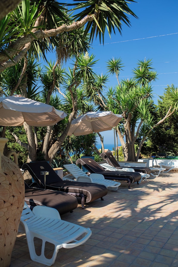 Een seizoensgebonden buitenzwembad